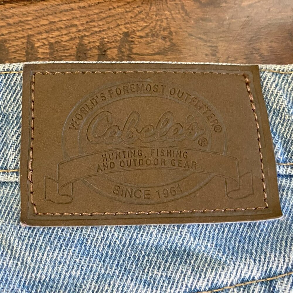 Cabela's Light Wash 32W x 36L jeans